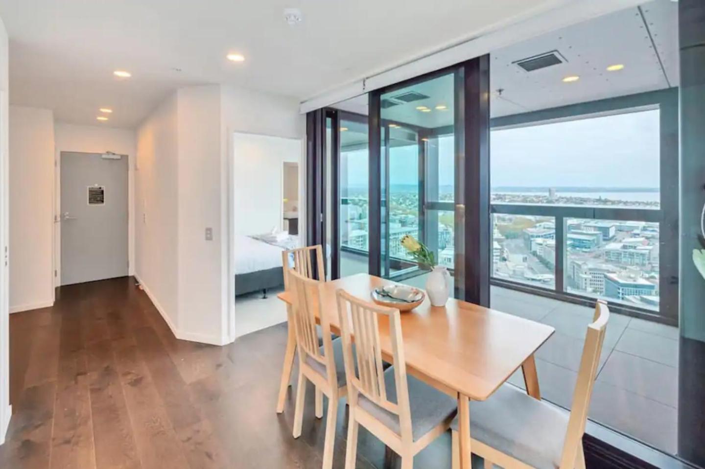 Top Floor Harbour View And Skytower View Apartment In Cbd Όκλαντ Εξωτερικό φωτογραφία