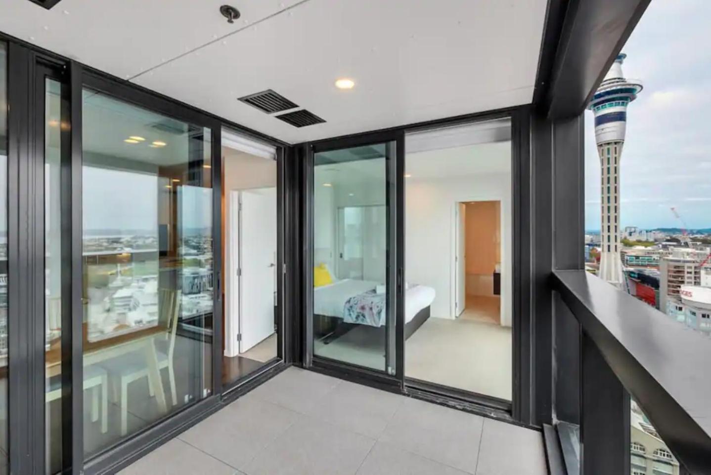 Top Floor Harbour View And Skytower View Apartment In Cbd Όκλαντ Εξωτερικό φωτογραφία